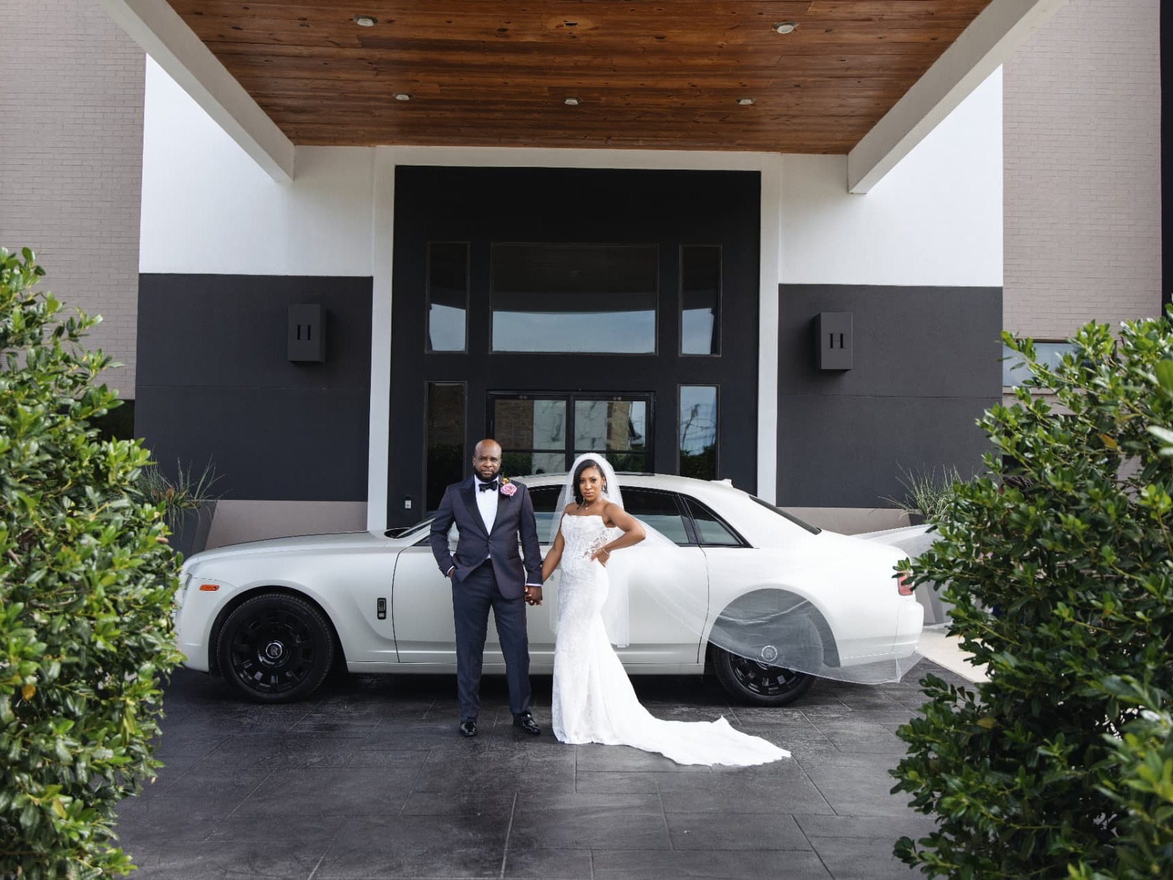 Just Elope couple at their The Hamptons Event Venue wedding