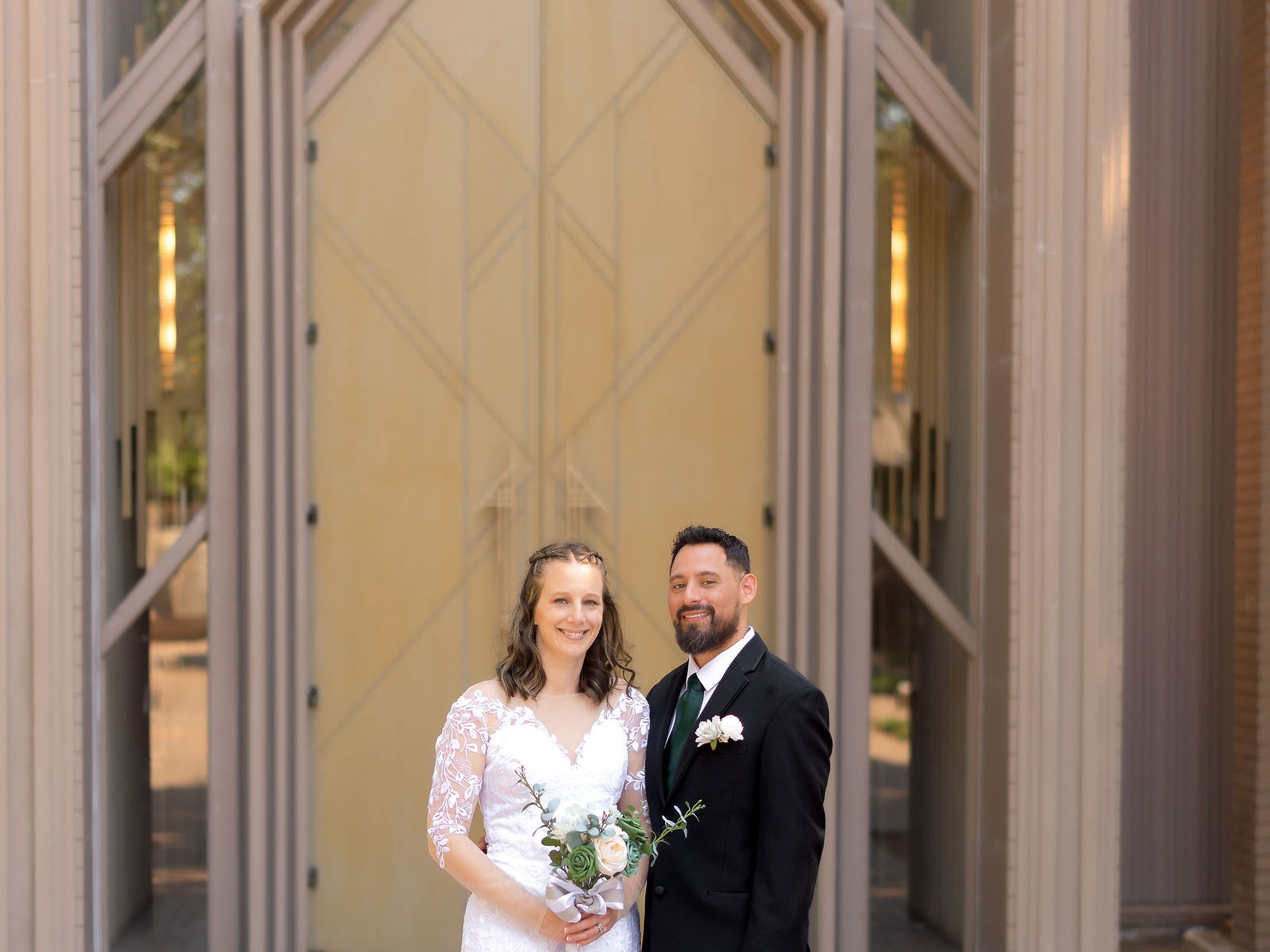 Hannah & Isaac — real Just Elope wedding